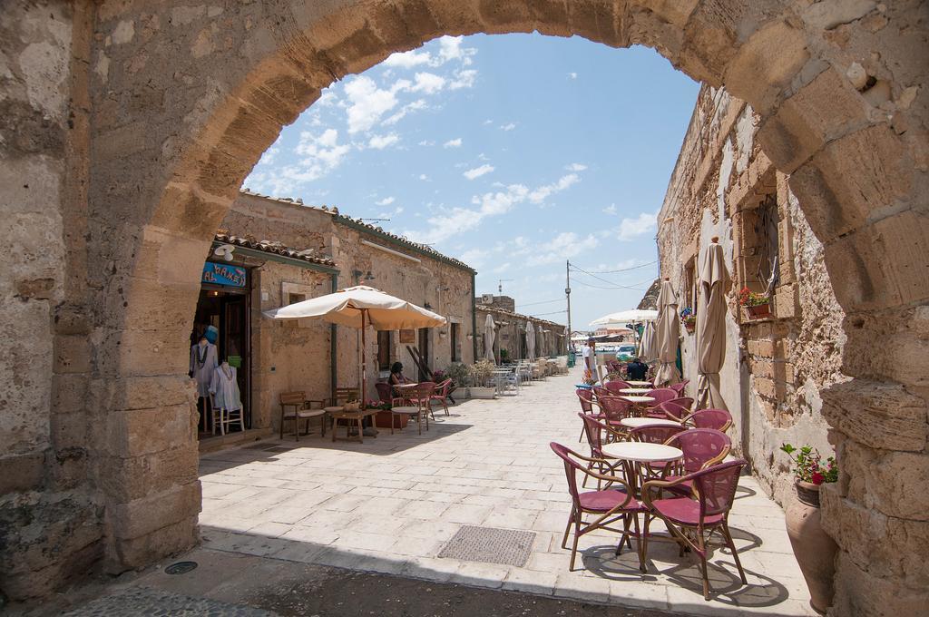 Un Affaccio Sul Borgo Apartamento Marzamemi Habitación foto